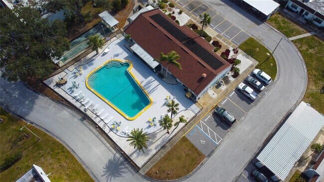 Building Photo - 13850 Oakwood Ln