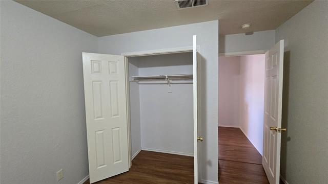 Building Photo - 18064 Kelly Blvd