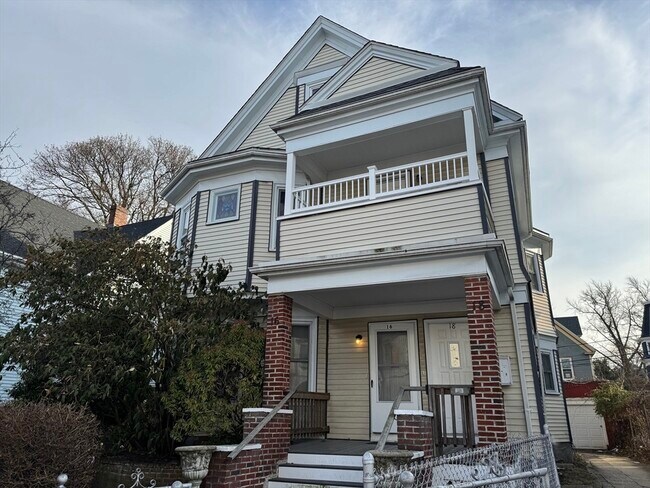 Building Photo - 16 Bloomfield St