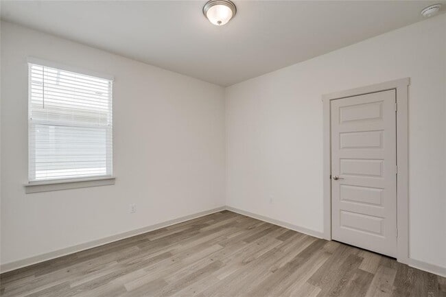 Building Photo - 8004 Linnie Ln