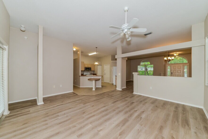 Building Photo - 6210 Blackberry Ln