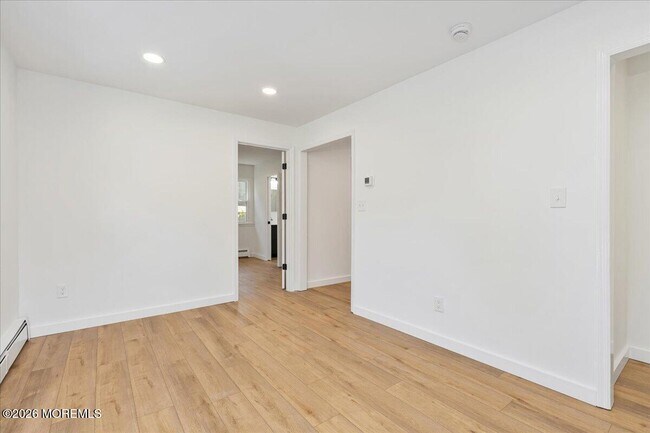 Building Photo - 501 Azalea Dr