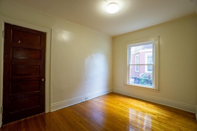 Building Photo - 829 Westcott St