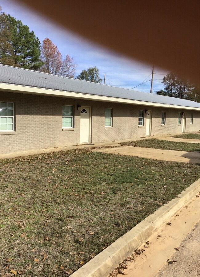 Primary Photo - 801 Goodwater Rd NW