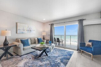 Building Photo - 8743 Thomas Dr