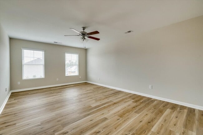 Building Photo - 6099 Whitewater Dr