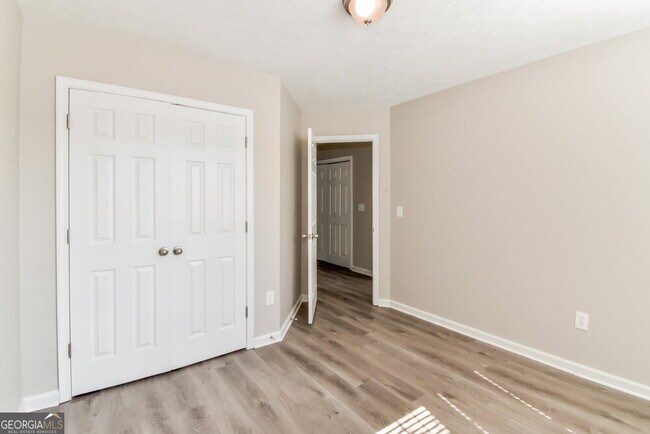 Building Photo - 11752 Spring Lake Way