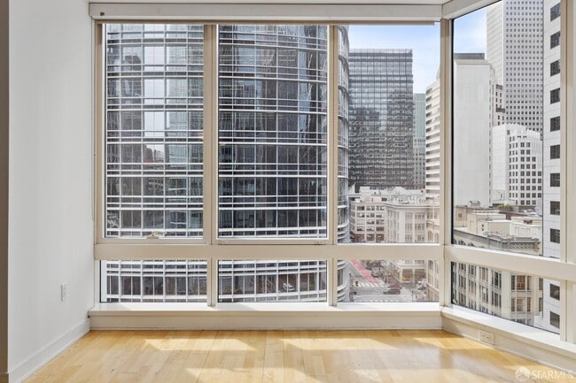 Building Photo - 301 Mission St