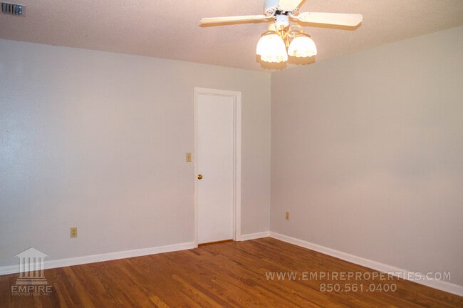 Building Photo - Beautiful Large home off of Mahan