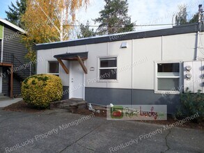 Building Photo - 2110-2116 NE 85th St