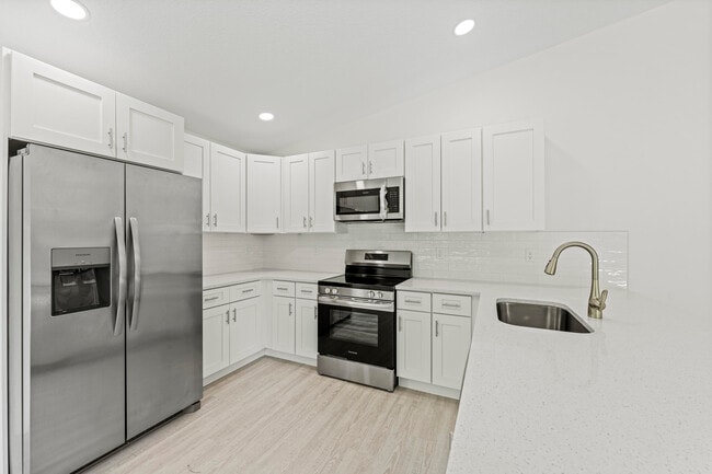 Primary Photo - 7304 Miramar Ave