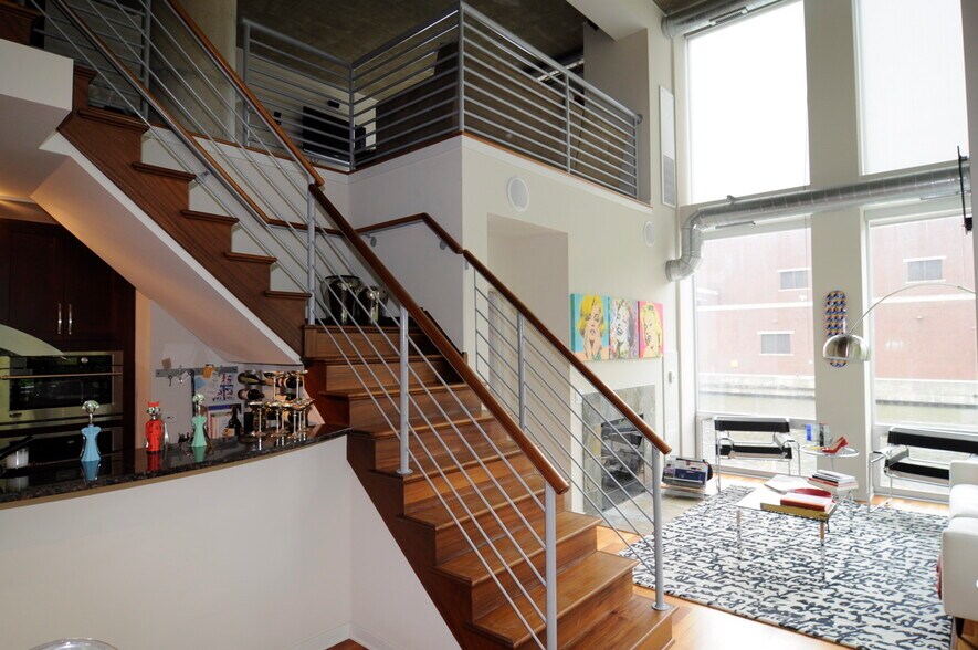 Building Photo - 700 N Larrabee St