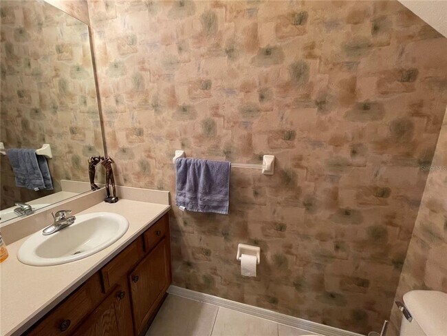 Building Photo - 1707 W Spring Meadow Loop