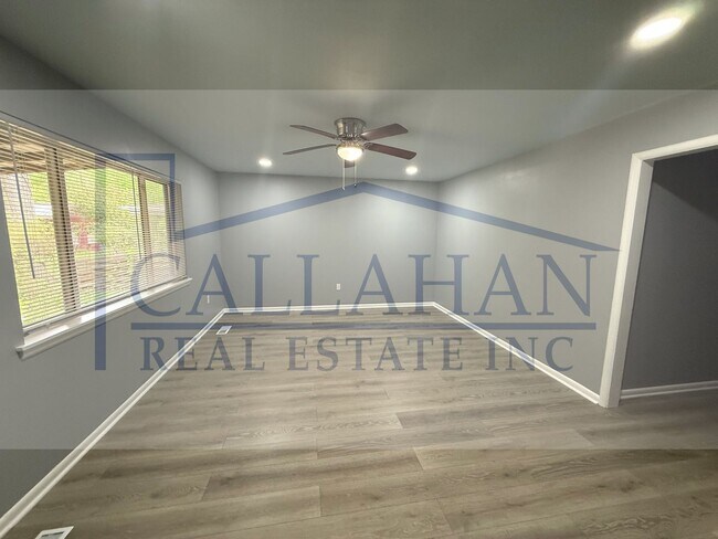 Building Photo - Updated NLR Home