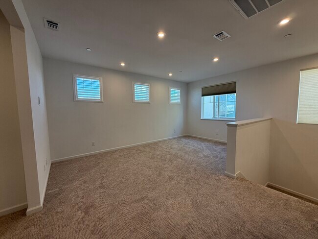 Building Photo - 1580 Blue Moon Ln