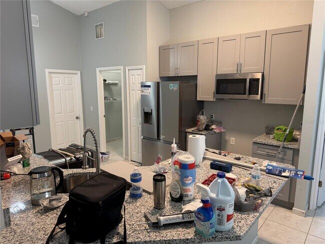 Building Photo - 2409 Hybrid Dr