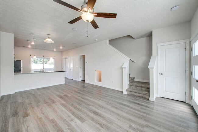 Building Photo - Townhome 2 bed / 2.5 bath in Boise!