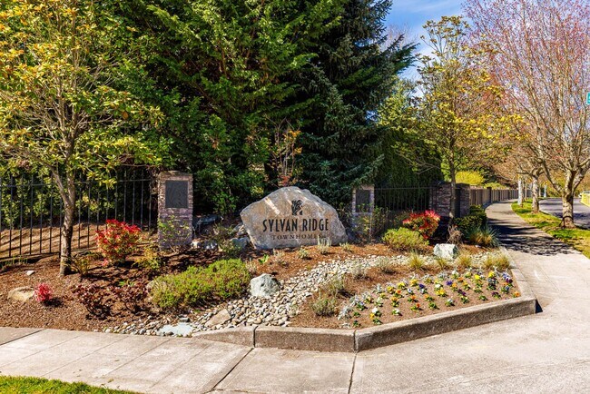 Building Photo - 7123 Shinkle Pl SW