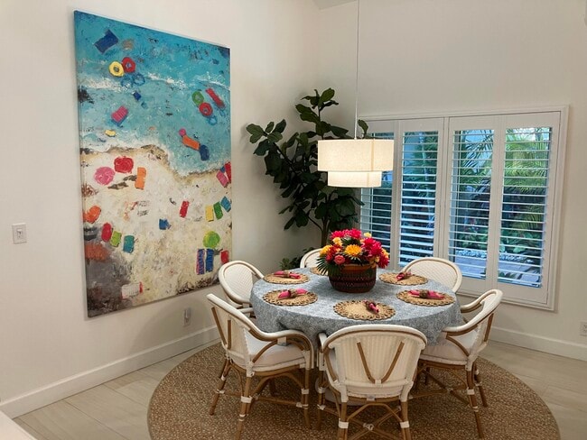 Building Photo - 333 Pelican Way