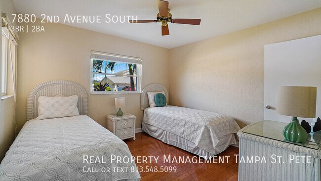 Building Photo - ***Beautiful St Pete Waterfront Home***
