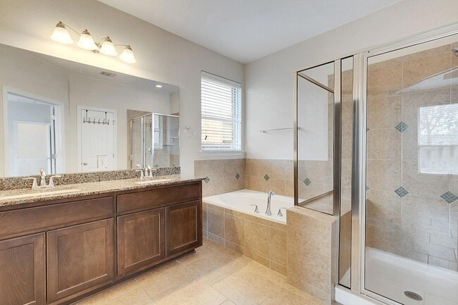 Building Photo - 3215 Honey Peach Way