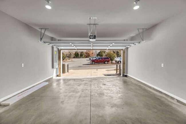 Building Photo - 2114 Middle Tennessee Blvd