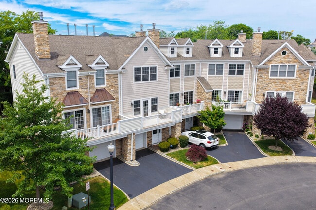 Building Photo - 302 Villa Dr