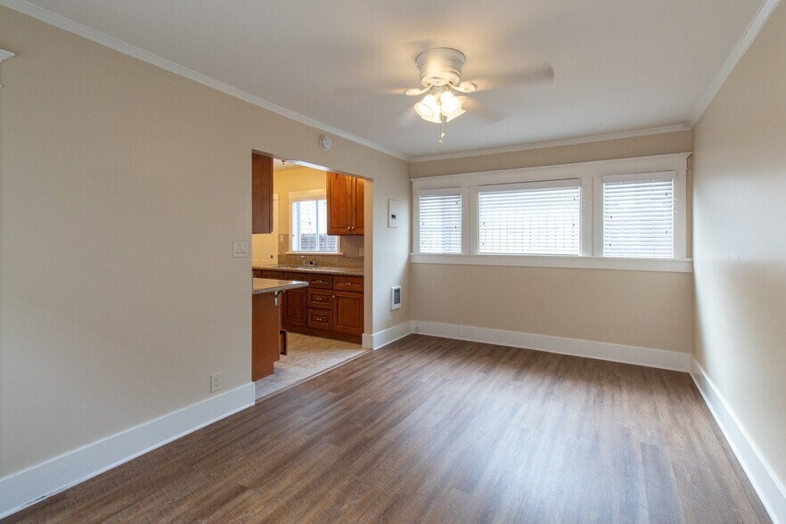 Building Photo - 1460 Gaviota Ave