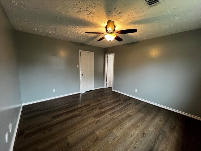 Building Photo - 19819 Dawn Mist Dr