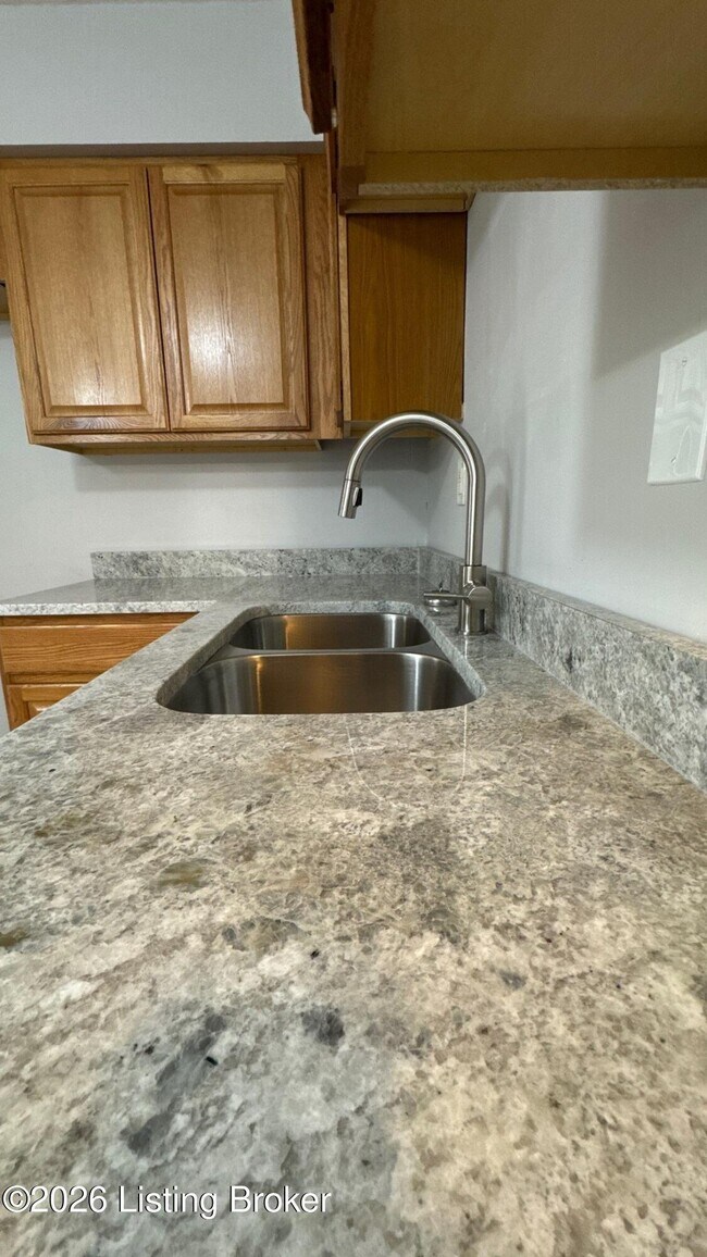 Building Photo - 7008 Wildwood Cir