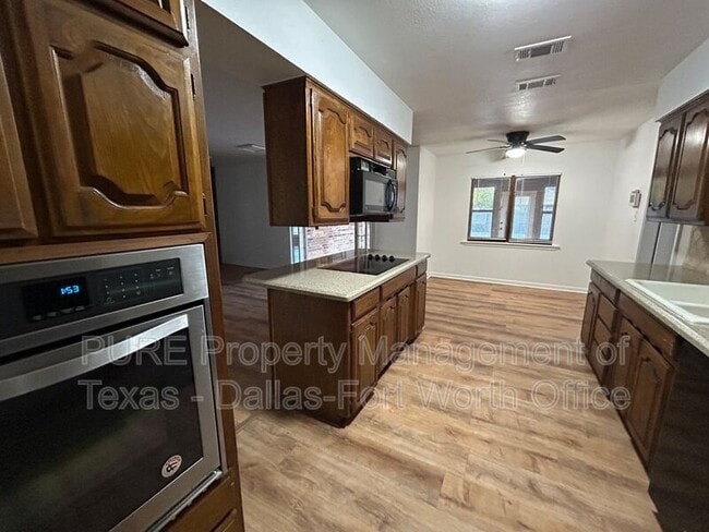 Building Photo - 8913 Sirocka Dr