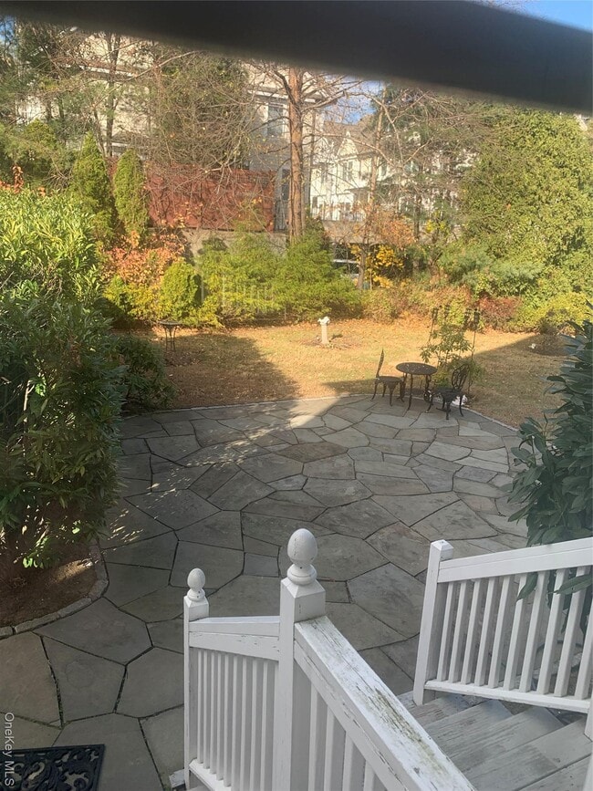 Building Photo - 28 Nautilus Pl