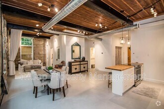 Building Photo - 1500 River Mill Dr