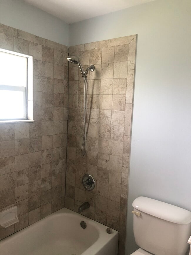 Building Photo - 157 N Rhodes St