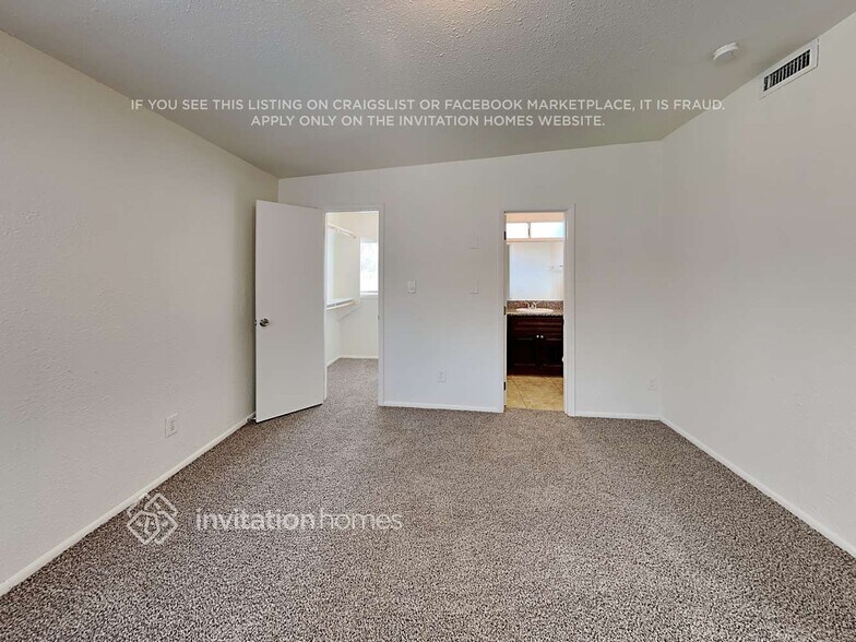 Building Photo - 1448 E 2nd St