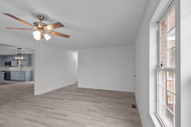 Building Photo - 205 Woodside Dr