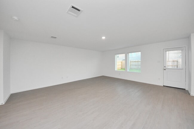 Building Photo - 3073 Fantasy Ter Dr