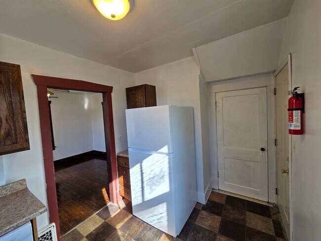 Building Photo - 509 14th St