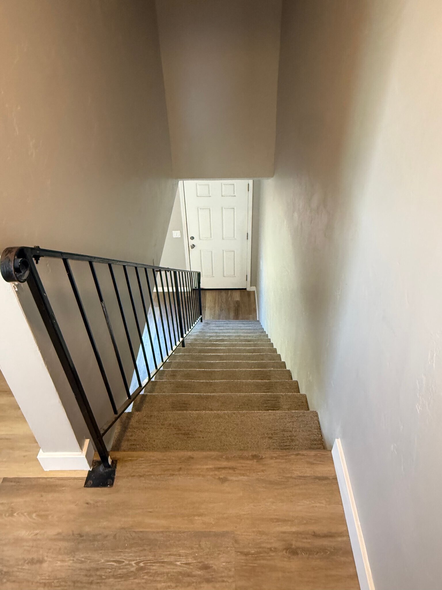 Building Photo - 474 Delaware St