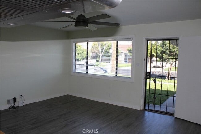 Building Photo - 11215 Dalwood Ave