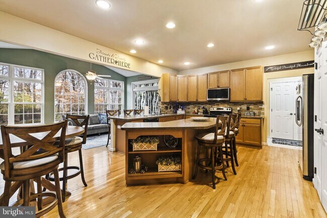 Building Photo - 144 Edgar Rd