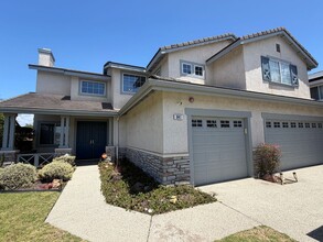 Building Photo - 841 Rosebud Dr