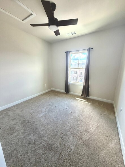 Building Photo - 6029 Goshawk St