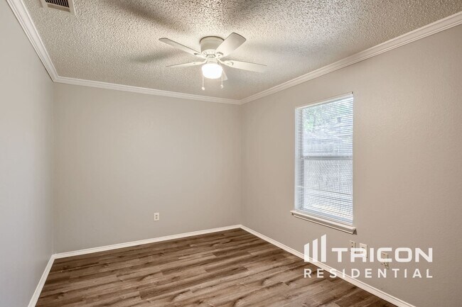 Building Photo - 1102 Glen Creek Dr