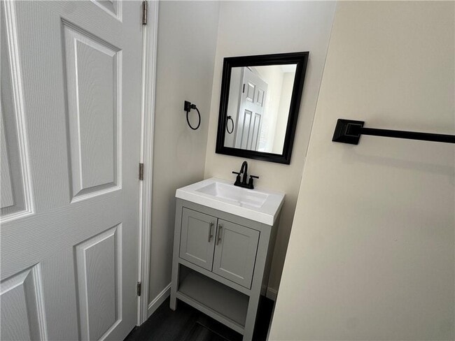 Building Photo - 14 Tillinghast Ave