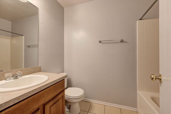 Building Photo - 605 Welston Cir