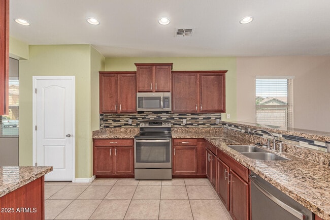 Building Photo - 41161 W Capistrano Dr
