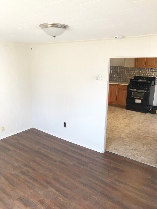 Building Photo - Anderson