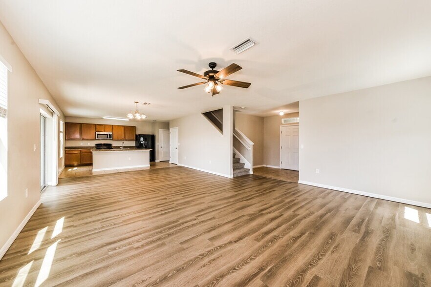 Building Photo - 204 Lone Dove Ln