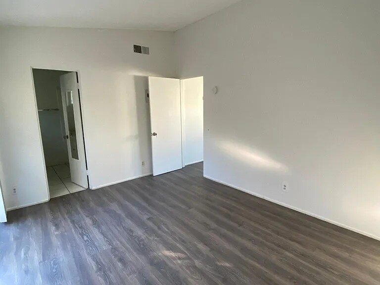 Building Photo - 45500 Garden Square